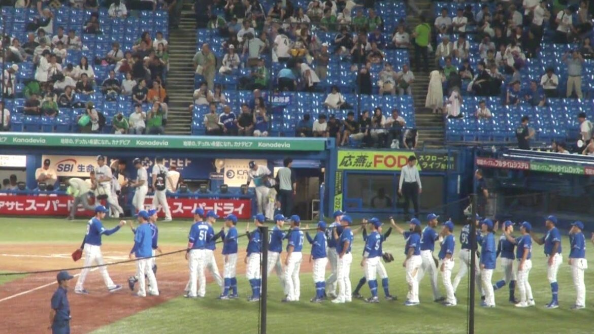 中日ドラゴンズ 松山晋也が古賀優大をサードゴロに抑え試合終了　ヤクルト 3 - 6 中日　2025年9月10日(水)　神宮球場