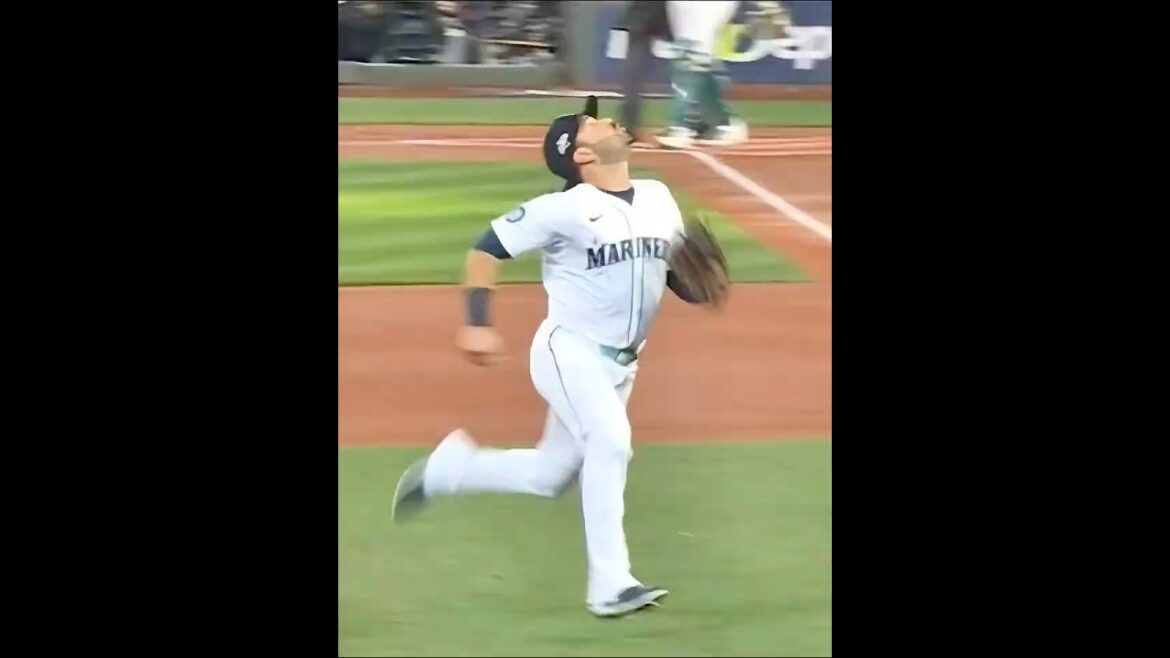 INSANE RANGE BY SUAREZ!! #mlb  #baseball