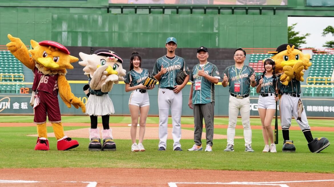 【8/16賽前】開球儀式：明星花露水 許清風董事長