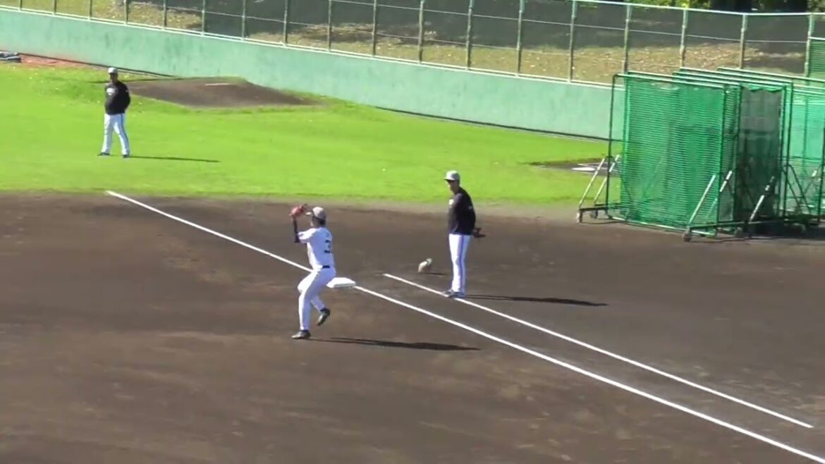 【プロ野球】11.15　オリックス　秋季キャンプ　『シートノック』