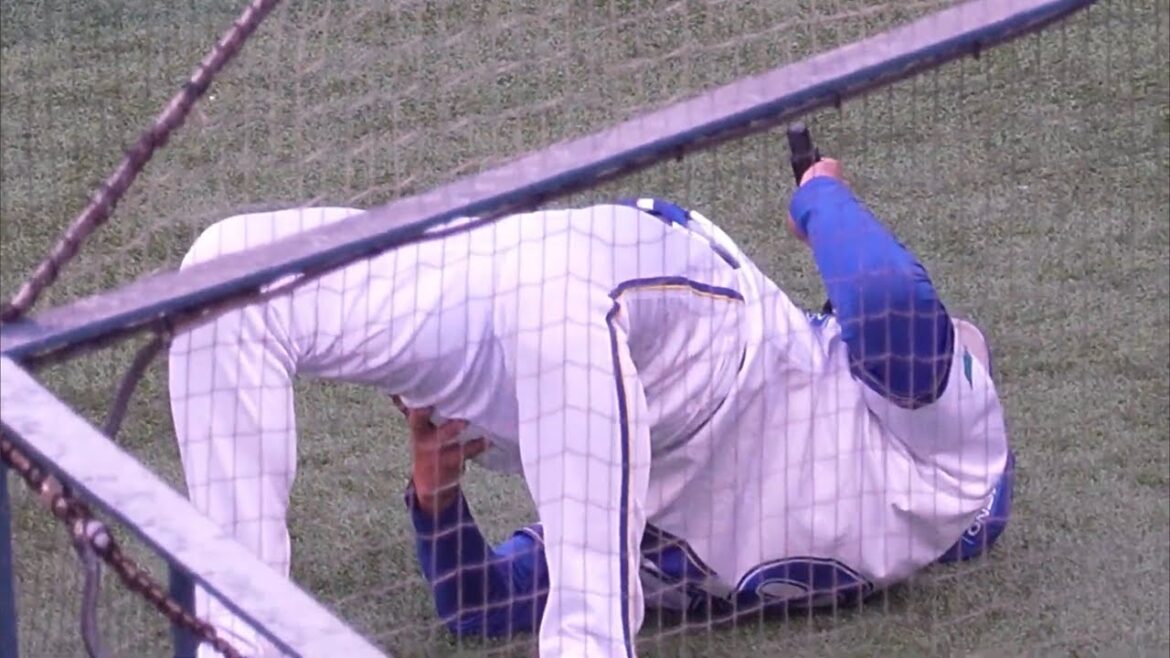 【BAY BLUE FESTIVAL】岩田将貴投手による渾身の一発ギャグ！「ぶんぶんぶんどき」（2025.11.23/ファンフェス2025）