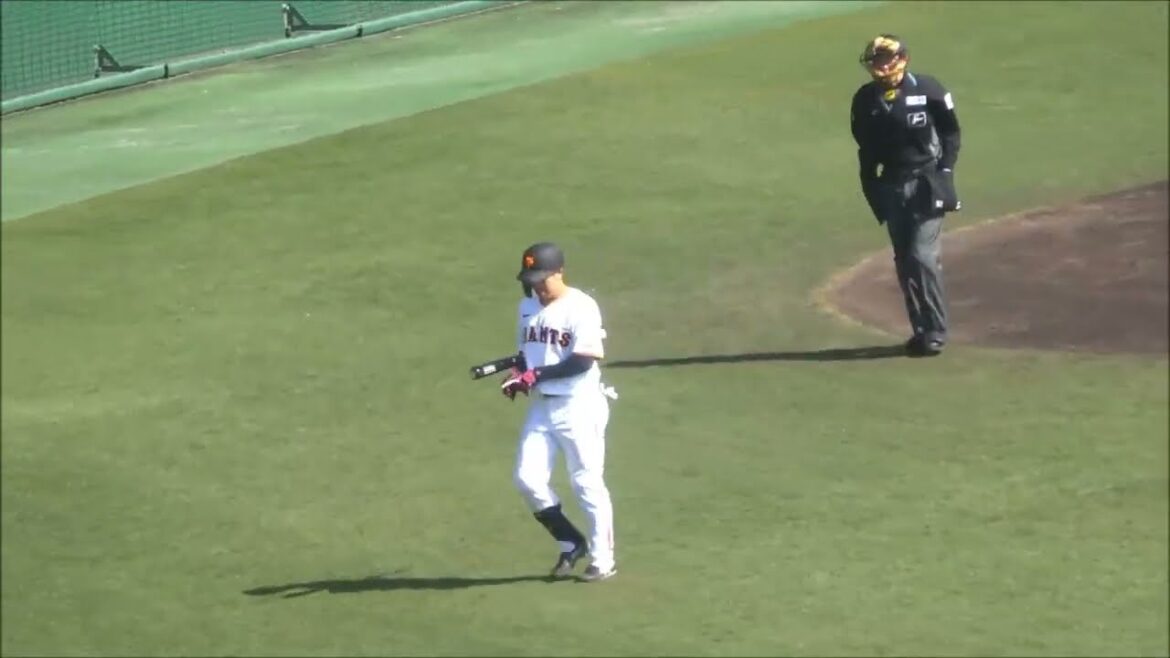 堀田賢慎 vs 門脇誠（巨人2025春季キャンプ・紅白戦）