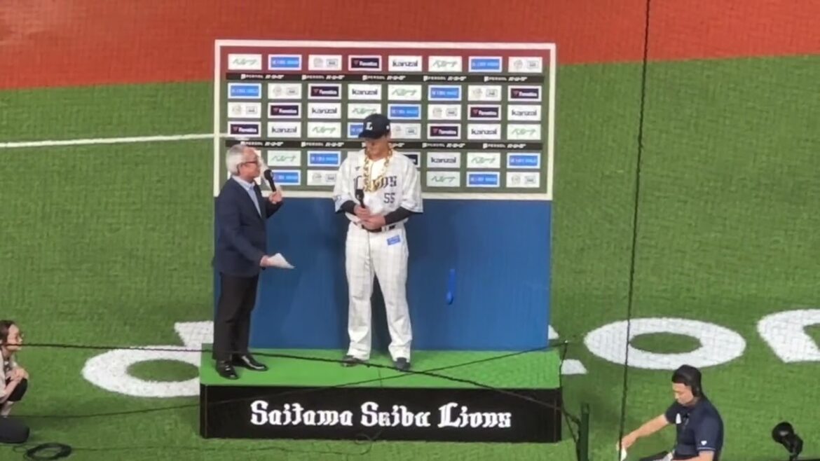 仲三河優太「昨晩連絡があり、スーツを着て来てくれと」 支配下登録即一軍、プロ初安打初打点 お立ち台ヒーローインタビュー❶ 【西武5-1楽天】2025/7/10 仲三河優太「昨晩連絡があり、スーツを着て来てくれと」 支配下登録即一軍、プロ初安打初打点 お立ち台ヒーローインタビュー❶ 【西武5-1楽天】2025/7/10