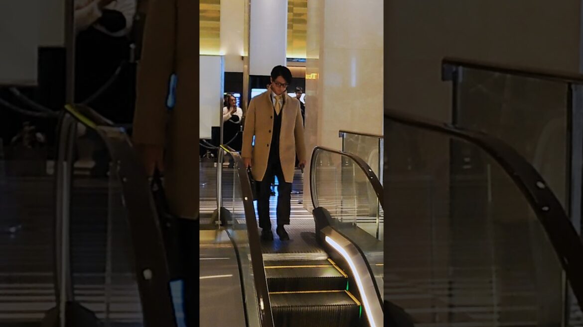 会場入りをする近本光司選手。NPBアワード2025。 #阪神タイガース #近本光司 #NPBアワード 会場入りをする近本光司選手。NPBアワード2025。 #阪神タイガース #近本光司 #NPBアワード