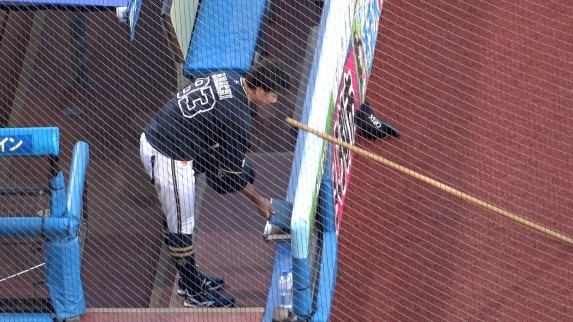 きれい好きで几帳面な安達了一コーチ