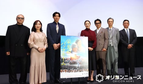 映画『栄光のバックホーム』舞台あいさつに登壇した（左から）秋山純監督、中井由梨子氏、松谷鷹也、鈴木京香、高橋克典、加藤雅也、金本知憲氏 （C）ORICON NewS inc. 