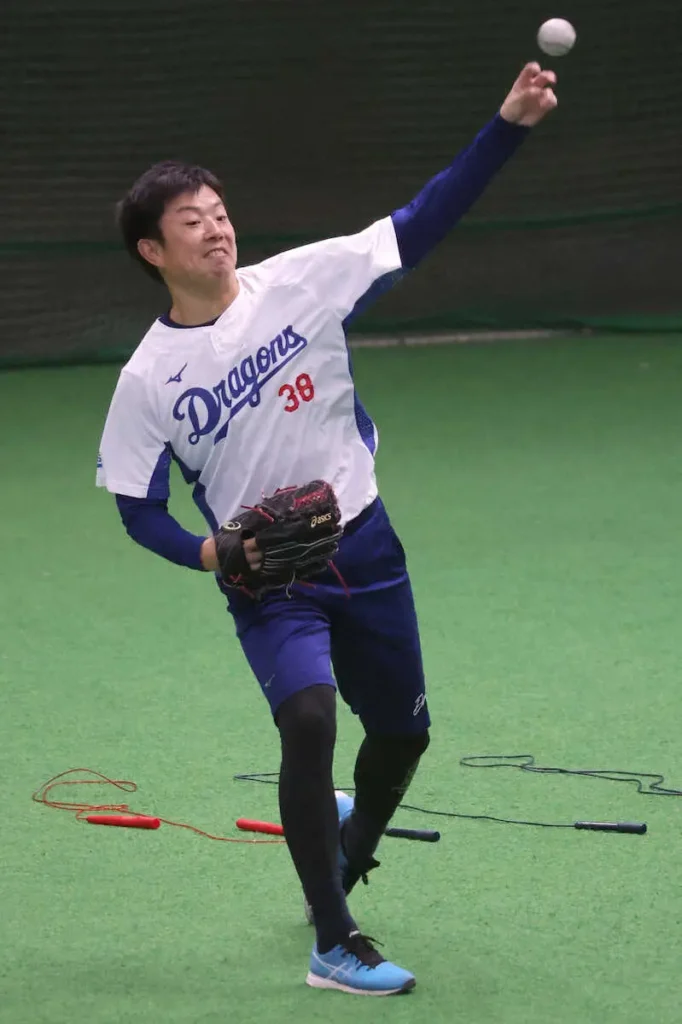 海外FA権行使の松葉貴大　中日残留を表明　ファンフェスタで直接報告「来年もみなさんの期待に応えます」 - スポニチ Sponichi Annex 野球