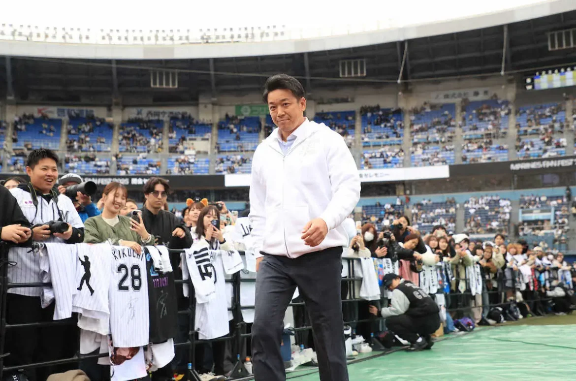 ロッテ・サブロー新監督　ファン感であいさつ「来年はこの選手たちが面白い野球を見せてくれる」 - スポニチ Sponichi Annex 野球