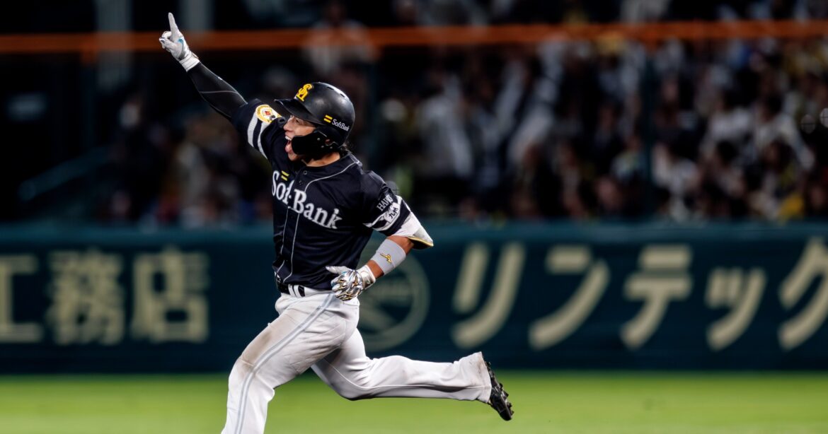 「俺がホームラン打って決めてやったぜぇ」ソフトバンクの伏兵・野村勇の日本シリーズ優勝弾「最高だよ！イサミ‼︎」逆境を救ったメンタルコーチの言葉 - プロ野球 - Number Web