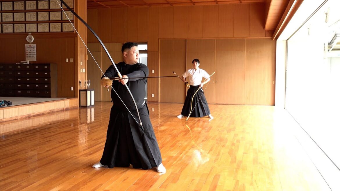 弓道知らずでも面白い!!最年少天皇盃 ・小越 VS 神童・熊倉 ― 法政伝説の大落と日大伝説の大前が激突「弓道ドリームマッチその①」 弓道知らずでも面白い!!最年少天皇盃 ・小越 VS 神童・熊倉 ― 法政伝説の大落と日大伝説の大前が激突「弓道ドリームマッチその①」