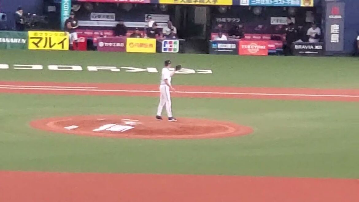 20250307　山﨑颯一郎が登板！　9回表　ｵﾘｯｸｽ･ﾊﾞﾌｧﾛｰｽﾞ　読売ｼﾞｬｲｱﾝﾂ(巨人)　攻撃前@京ｾﾗﾄﾞｰﾑ大阪･ﾚﾌﾄ外野下段 ｵｰﾌﾟﾝ戦