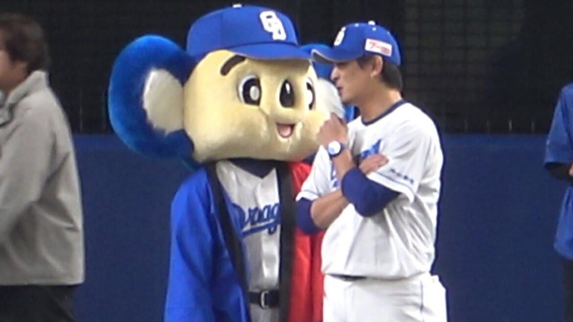 涌井が法被を着てなくてお怒りなドアラ（笑）