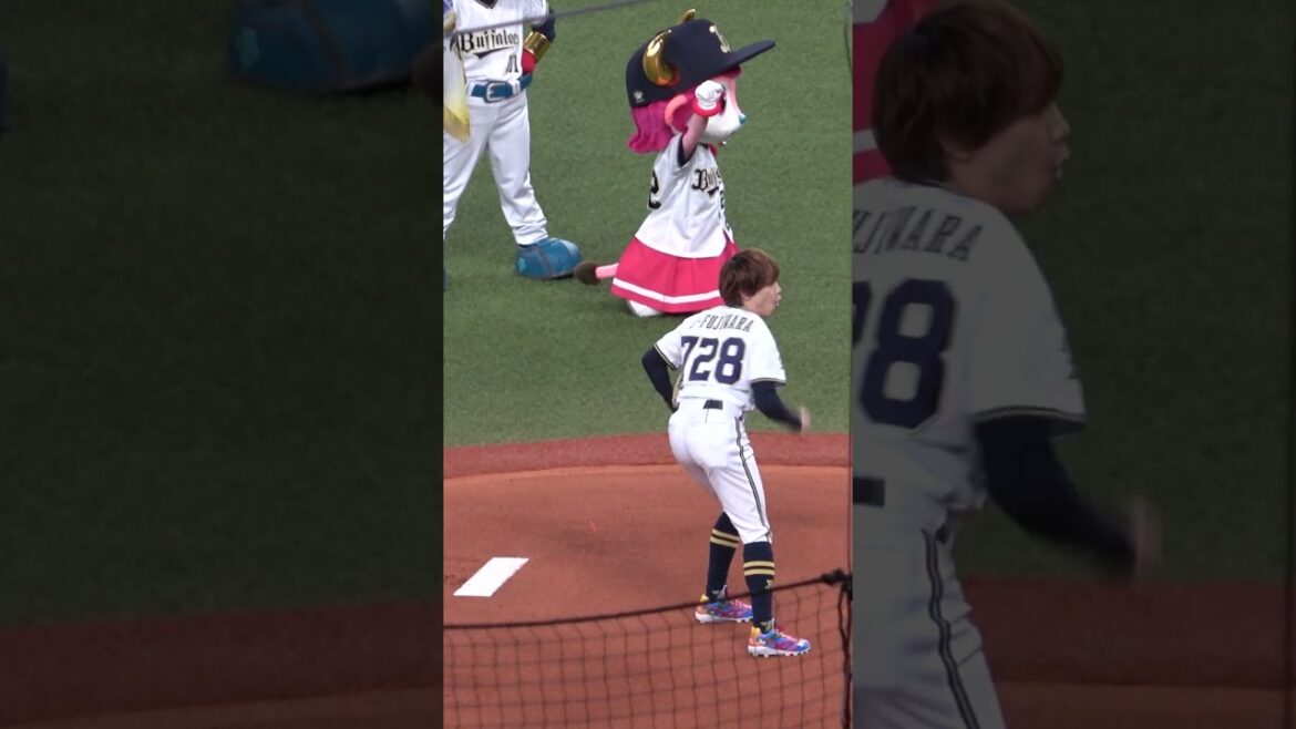 なにわ男子・藤原丈一郎さんによる始球式 #オリックスバファローズ #藤原丈一郎 #なにわ男子