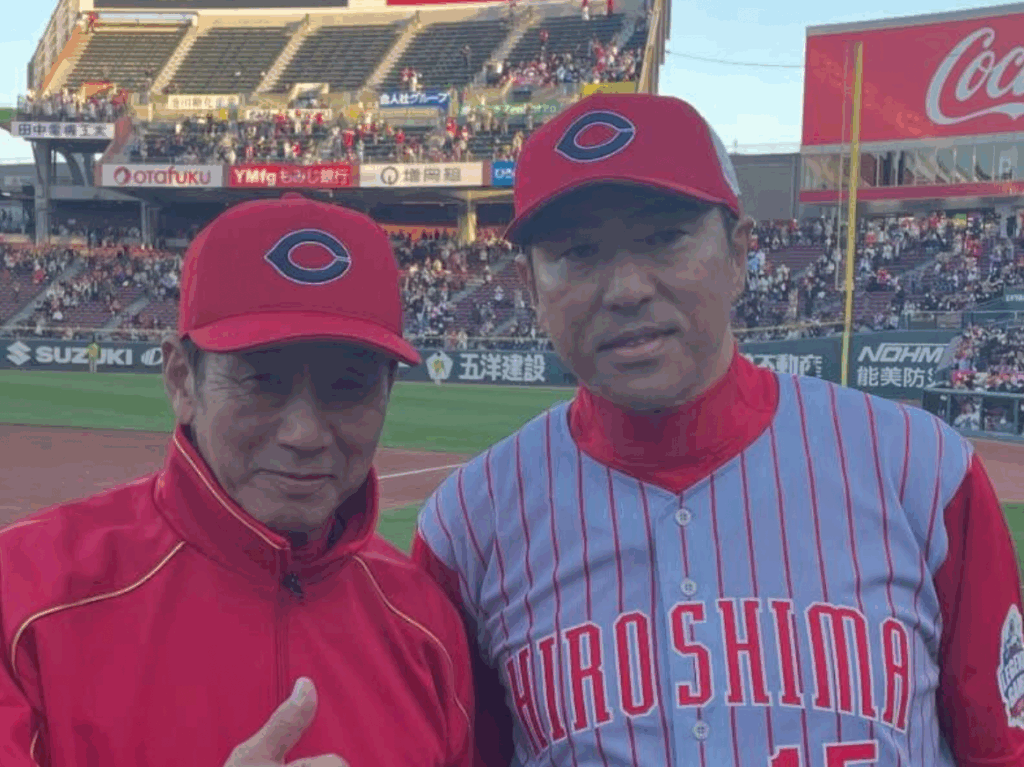 元広島・高橋慶彦、後輩2人とのツーショット写真を披露 | 話題の投稿 | スポーツブル (スポブル)