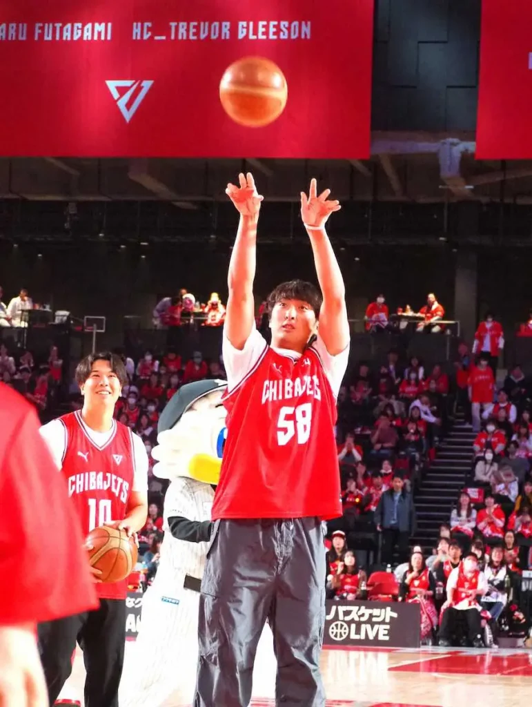 ロッテ・上田、フリースロー3本決めた河村に「大人げない」 千葉ジェッツ戦にゲストで登場 – スポニチ Sponichi Annex 野球 ロッテ・上田、フリースロー3本決めた河村に「大人げない」 千葉ジェッツ戦にゲストで登場 - スポニチ Sponichi Annex 野球