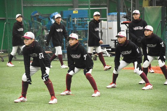 小学生の技術指導はなぜ難しい? 楽天Jr.監督が指摘…逸材でも理解し難い”自分の形” | Full-Count 小学生の技術指導はなぜ難しい? 楽天Jr.監督が指摘…逸材でも理解し難い"自分の形" | Full-Count