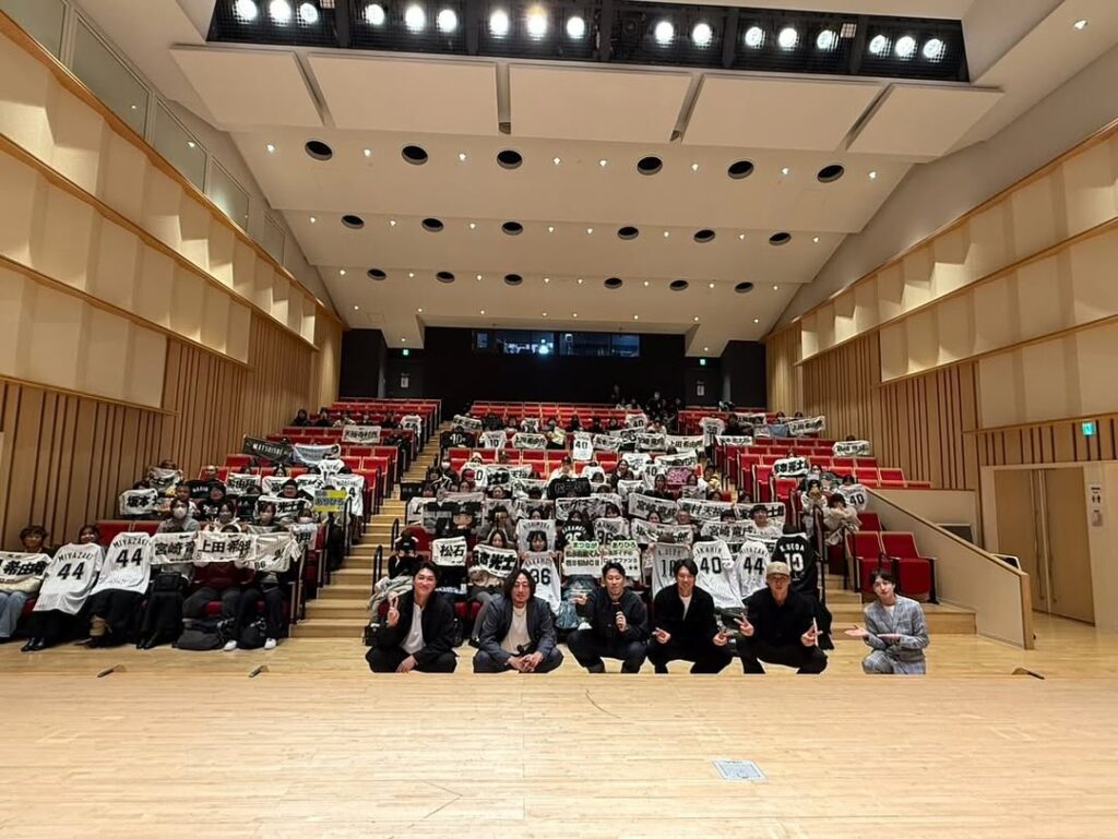 「最高の空間」「愛が伝わる」上田希由翔の感謝投稿にファン胸熱　トークショー集合写真が話題 | 話題の投稿 | スポーツブル (スポブル)