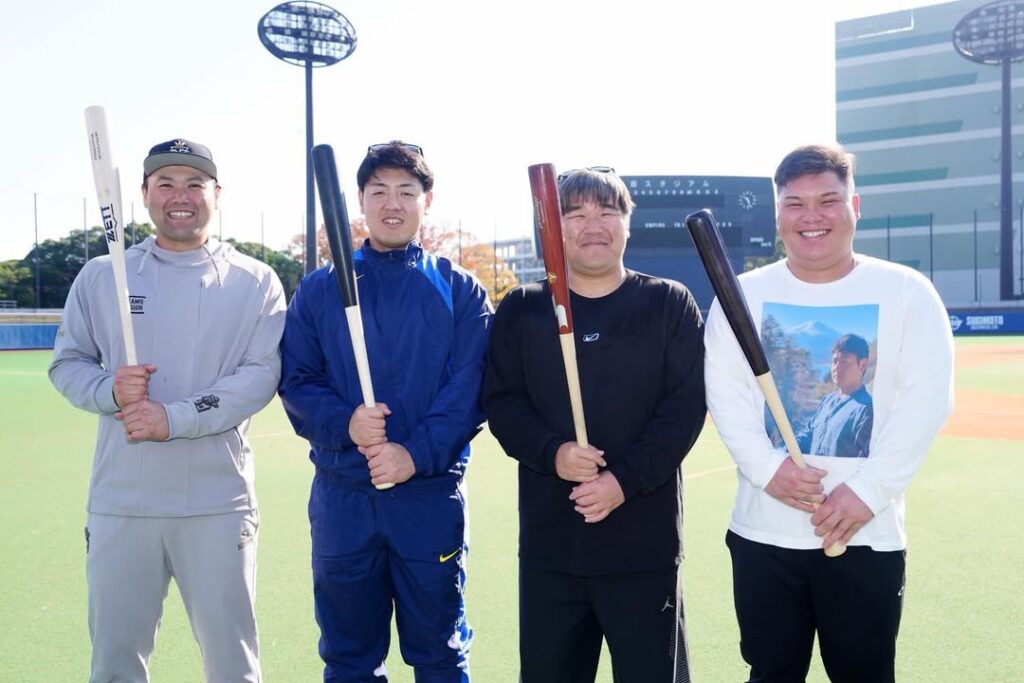 「胸が熱くなる」「まだ終わらない」戦力外の渡部健人、仲間と並ぶ1枚ににじむ覚悟 | 話題の投稿 | スポーツブル (スポブル)