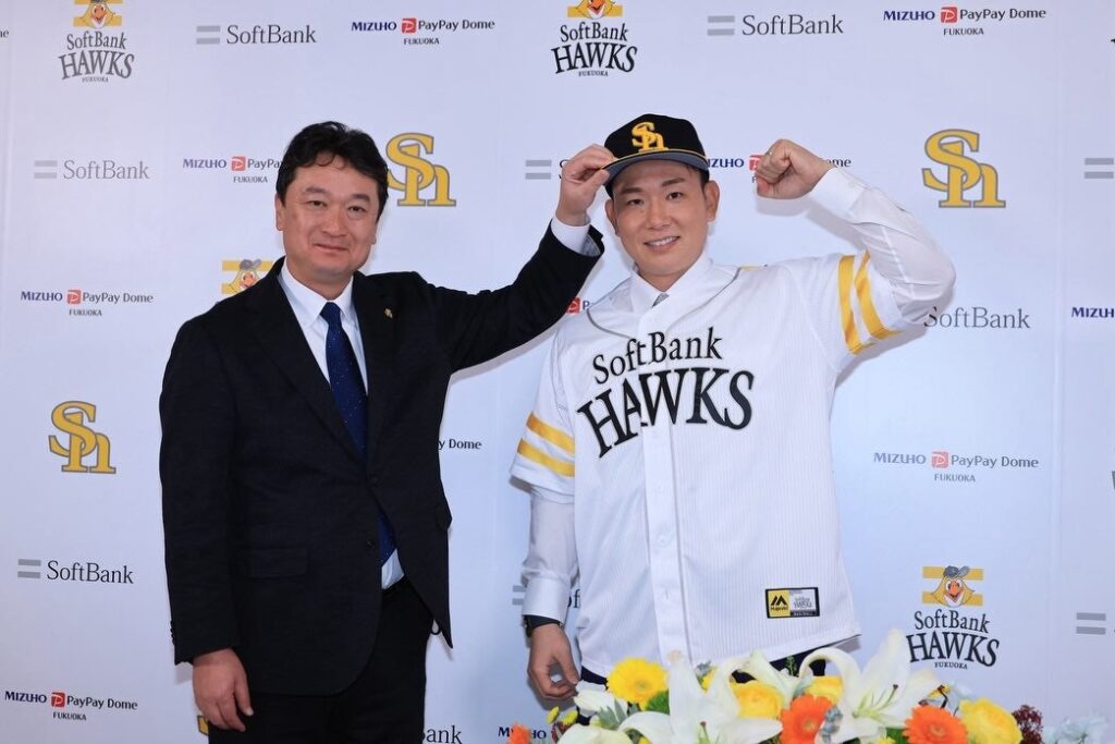 「ルーキーみたいで新鮮」中村稔弥、新天地ホークスでの決意表明にファン胸熱 | 話題の投稿 | スポーツブル (スポブル)