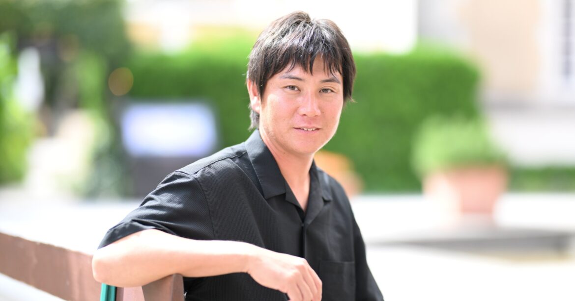 「以前の自分とは別人」腰の激痛で“首位打者打法”を捨て…ヤクルト川端慎吾が引退の今語る“代打の神様”への道と2021年「日本一の決勝打」秘話 - プロ野球 - Number Web