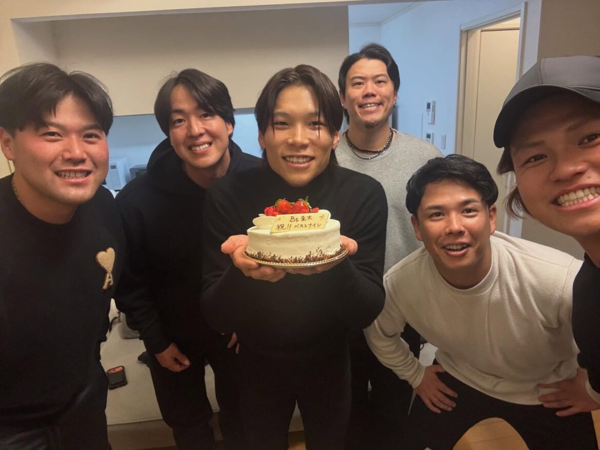 毎年恒例東洋大96年会開催！中日ドラゴンズ・梅津らが笑顔溢れる写真を公開 | 話題の投稿 | スポーツブル (スポブル)