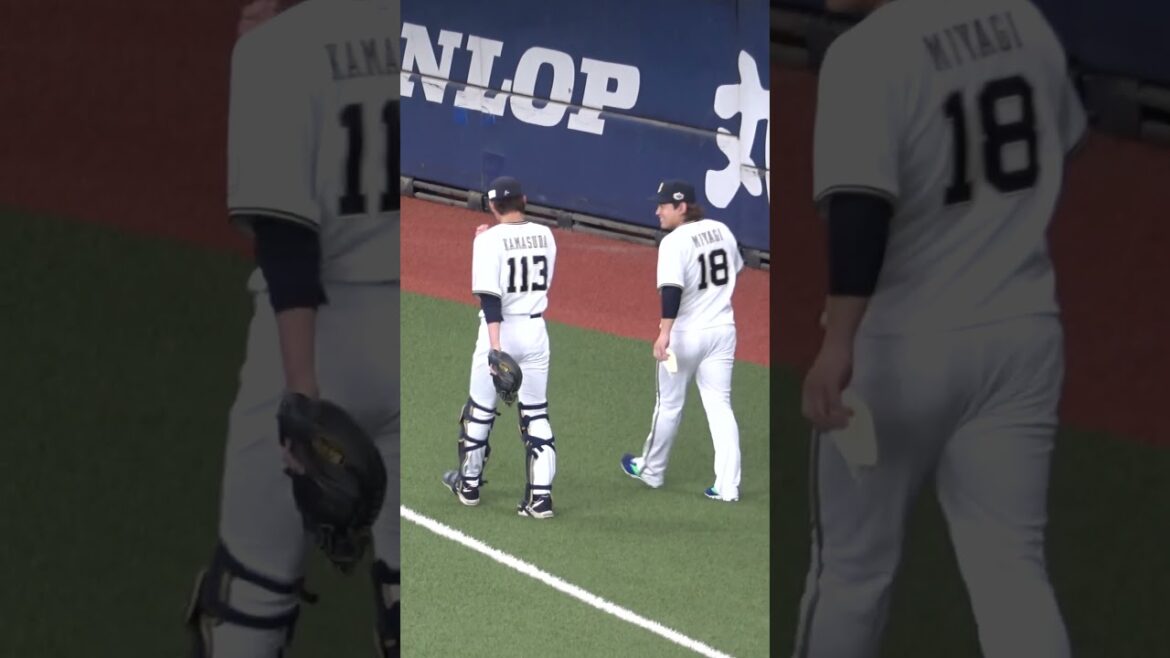 客席に手を振る宮城大弥 #オリックスバファローズ #宮城大弥