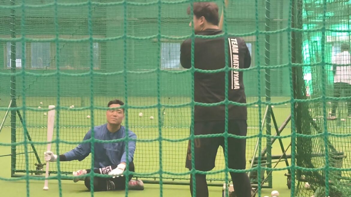 東京ヤクルトスワローズ合同自主トレーニング2026 松山中央公園屋内運動場1/10②