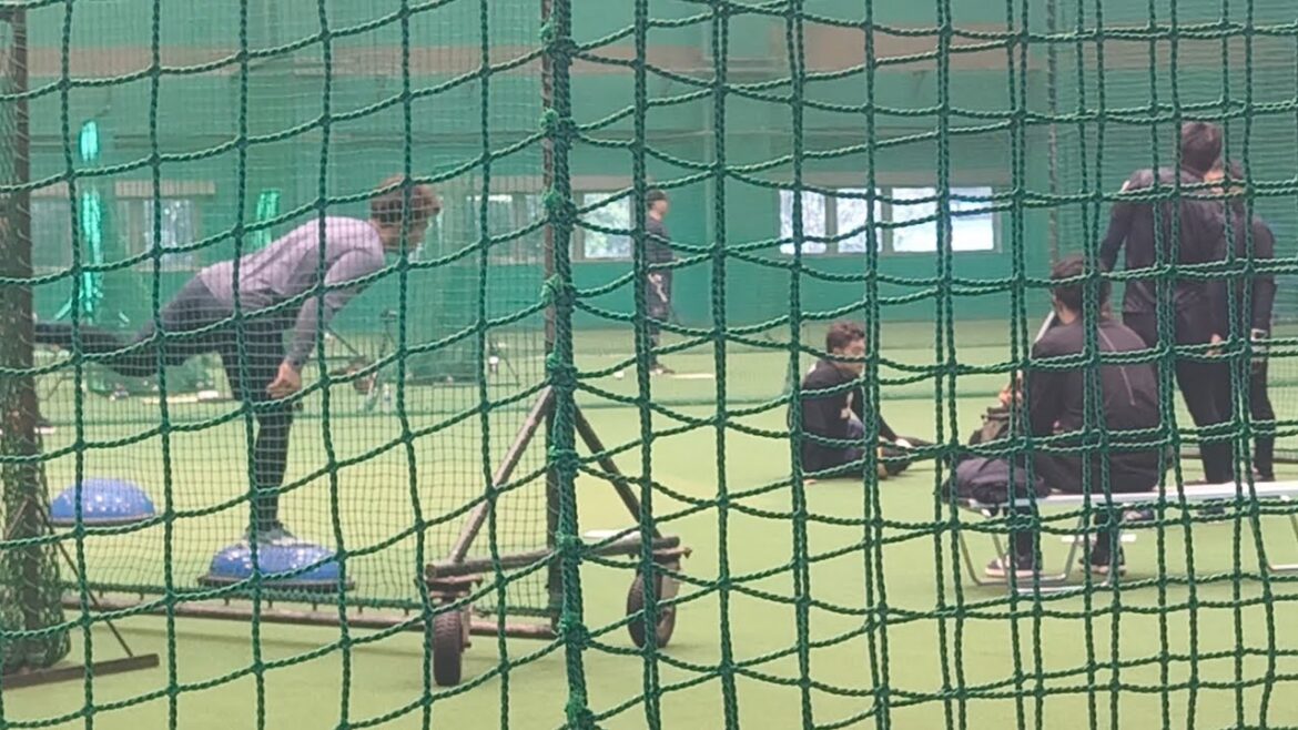 東京ヤクルトスワローズ合同自主トレーニング2026 松山中央公園屋内運動場1/10①