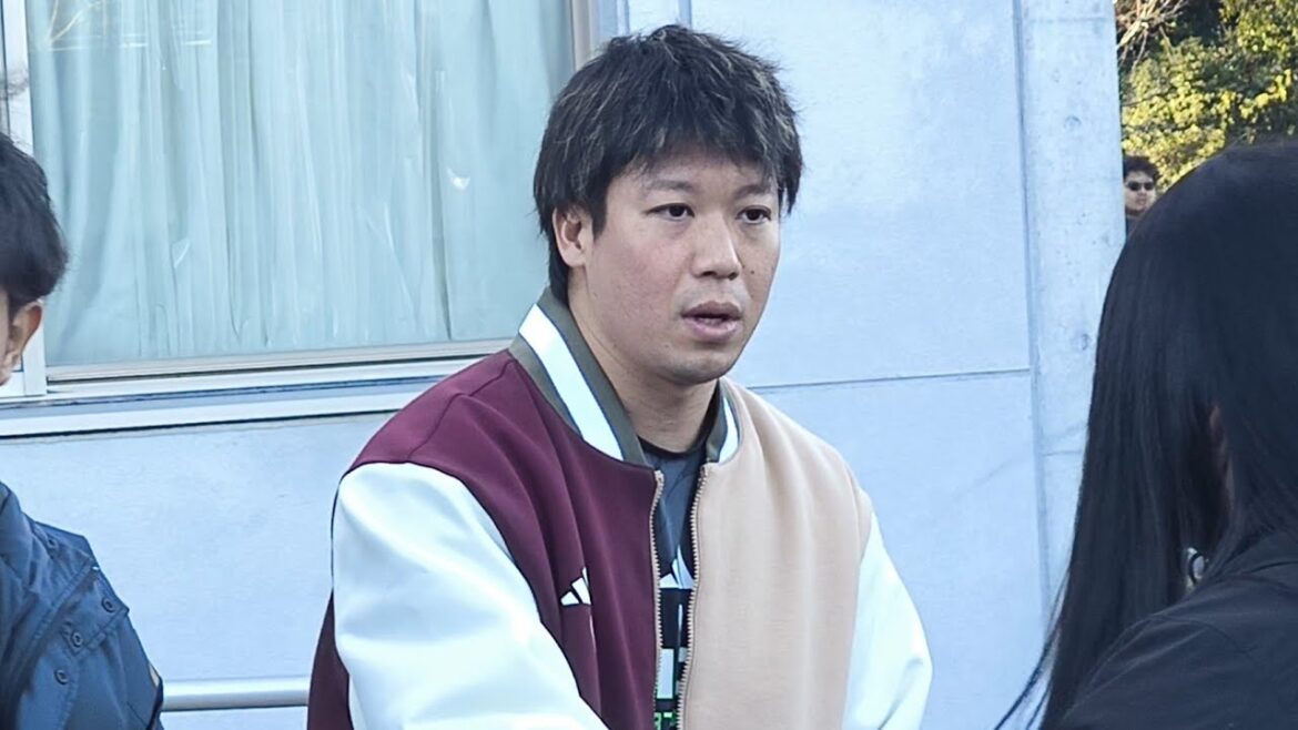 サインをする山田哲人選手！東京ヤクルトスワローズ合同自主トレーニング2026！ 1/10松山中央公園