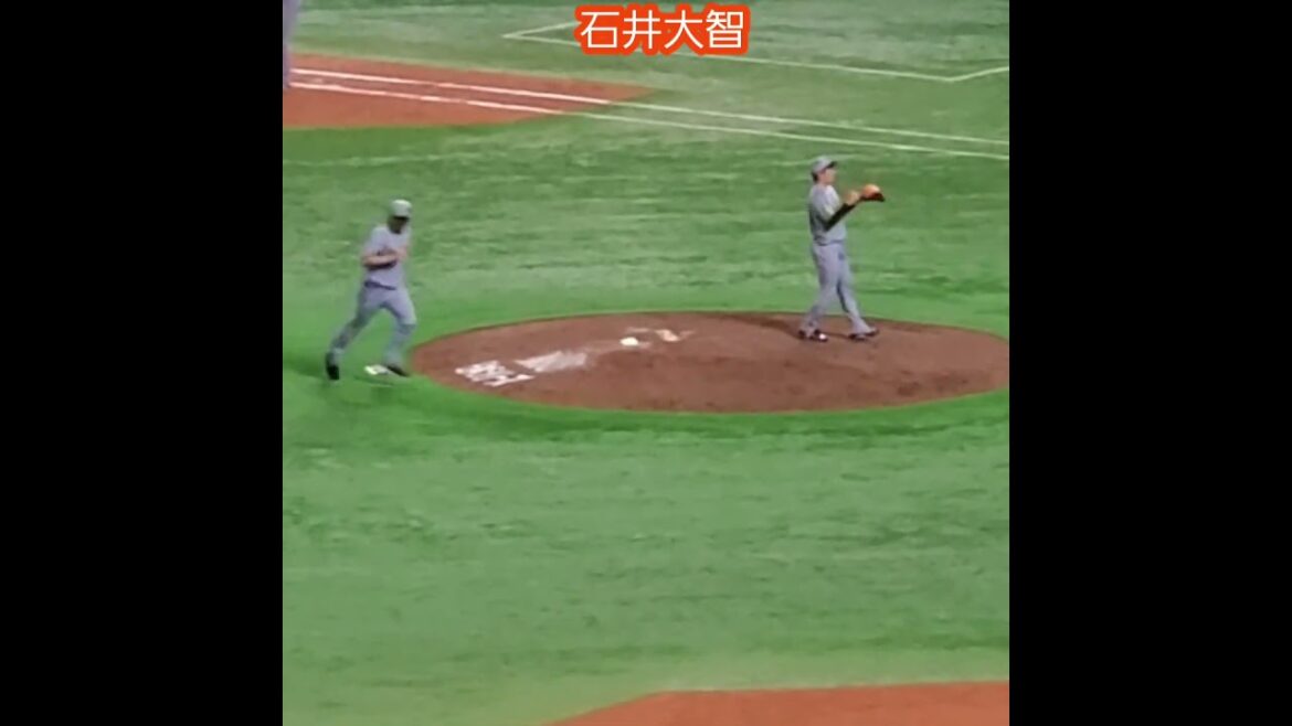 20251025　#石井大智　#投球練習　#shorts　阪神ﾀｲｶﾞｰｽ　投球ﾌｫｰﾑ@みずほPayPayﾄﾞｰﾑ福岡･内野3塁側［SMBC日本ｼﾘｰｽﾞ2025第1戦］