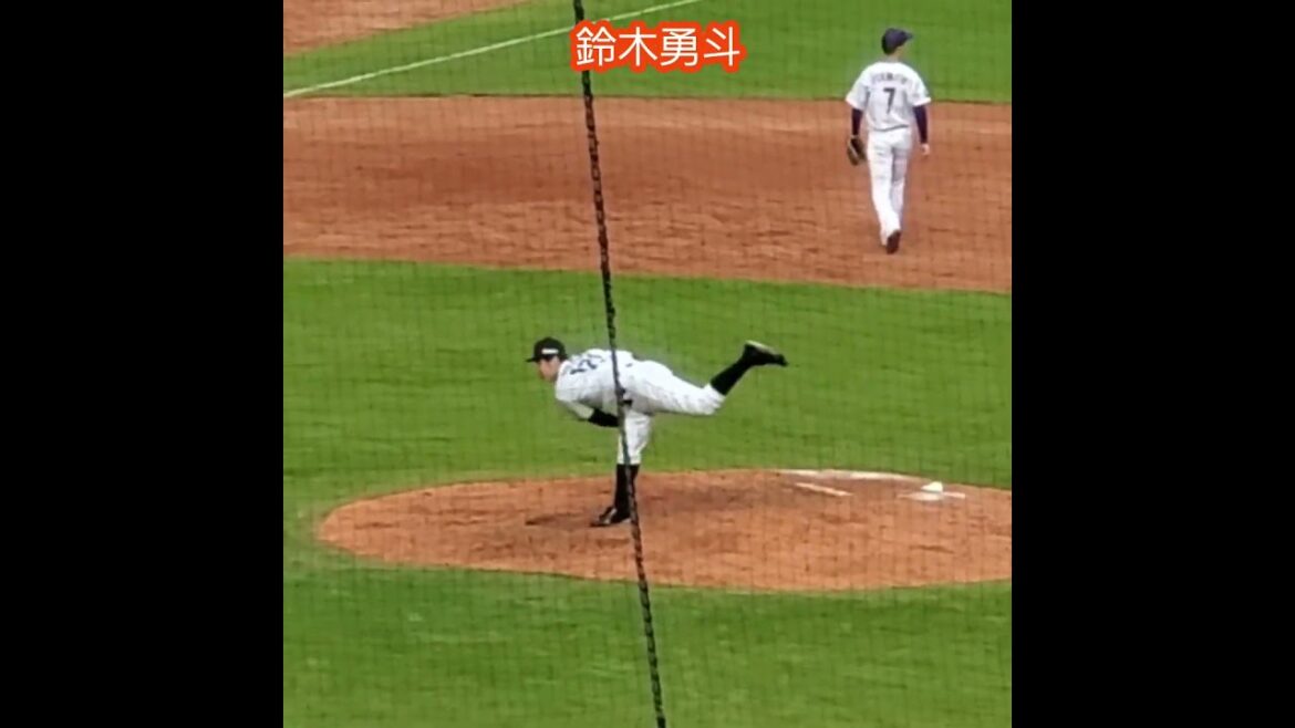 20251112　#鈴木勇斗　#投球練習　#shorts　投球ﾌｫｰﾑ　　阪神ﾀｲｶﾞｰｽ@MAZDA Zoom-Zoom ｽﾀｼﾞｱﾑ広島［ｴｲﾌﾞﾙ ﾄﾗｲｱｳﾄ2025］