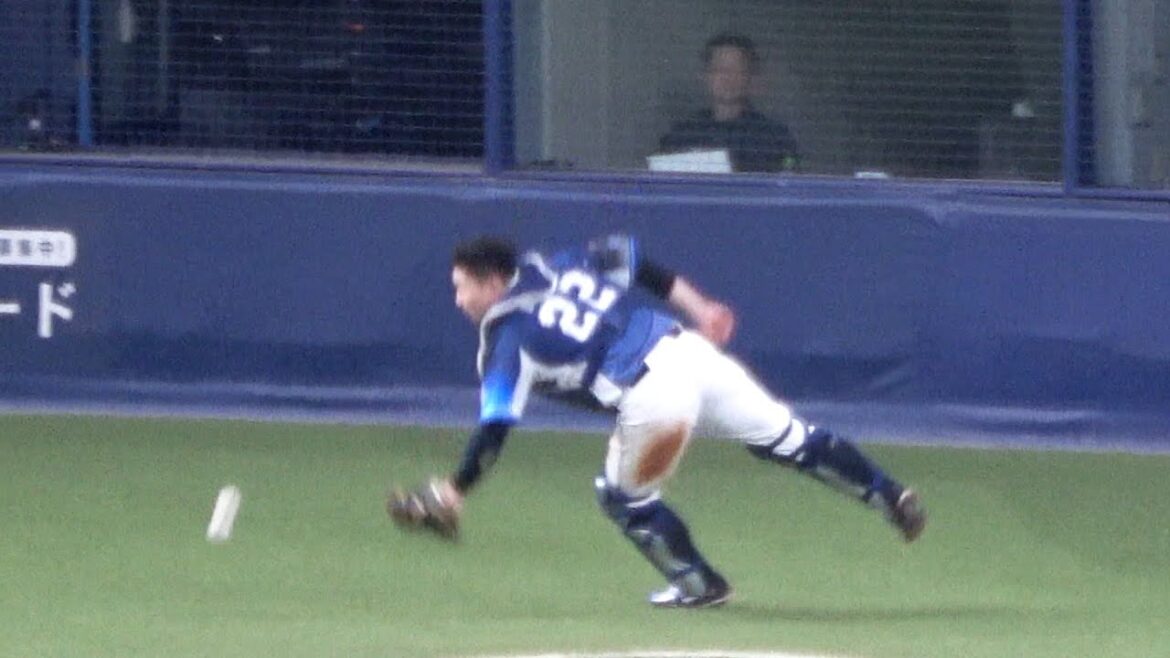 【オリックス】引退試合 T-岡田・安達・小田の最後の打席 西武の古賀がワザと落球する 現地映像
