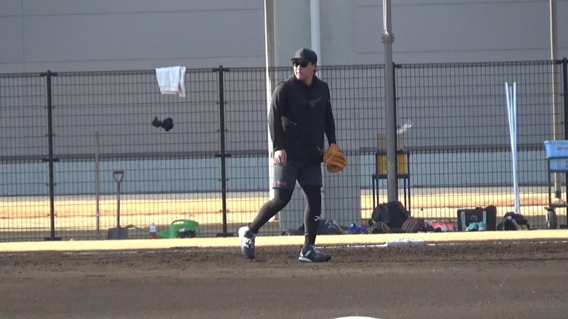 【大山悠輔】今日のノックはファーストミットを用いてのしっかりとした守備練習！！おなじみコンビの小野寺選手と代わる代わる守備力を鍛える！最後は坂道ダッシュも！！【阪神自主トレ】2026.1.19