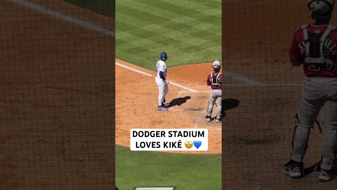 Dodger Stadium erupts for Kiké Hernández on his Bobblehead Day 🔥