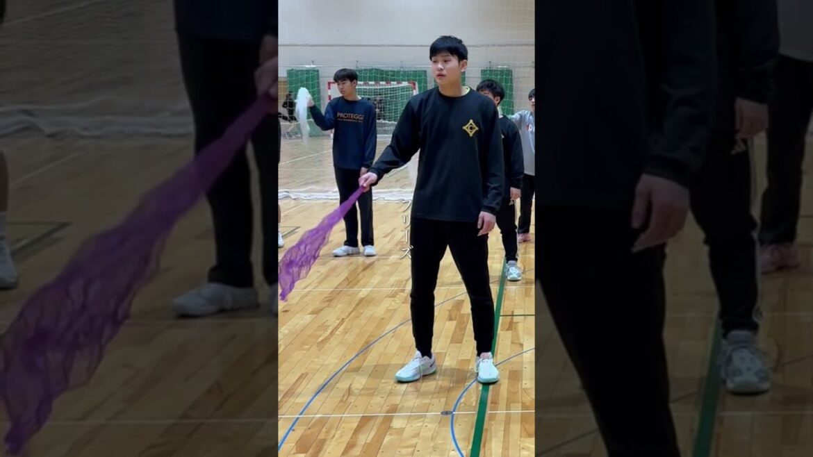 早く動きを変えろ。フリーズ。脳内ネットワークの強化が必要。#ノーミングアップ #脳みそ鈴木#スポーツ脳トレ 早く動きを変えろ。フリーズ。脳内ネットワークの強化が必要。#ノーミングアップ #脳みそ鈴木#スポーツ脳トレ