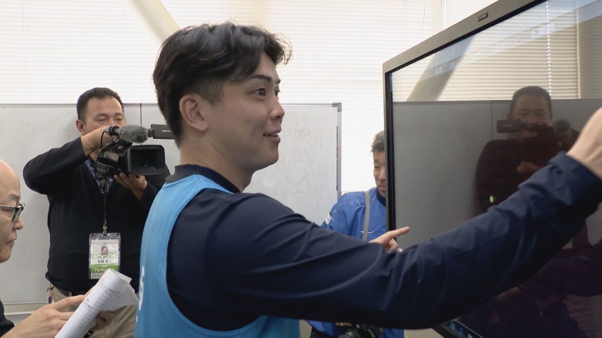 春季キャンプを前に ドラゴンズ新入団選手9人が視覚機能の検査 動体視力や遠近感など10項目を測定（CBCテレビ） - Yahoo!ニュース