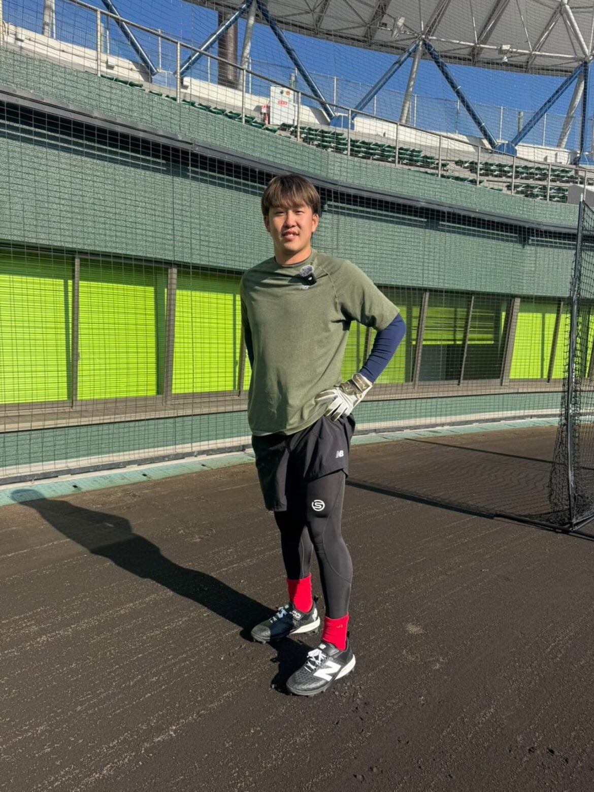 小園海斗が自主トレで「skins」スパッツ着用　身体を考えた準備で新シーズンへ意欲 | 話題の投稿 | スポーツブル (スポブル)
