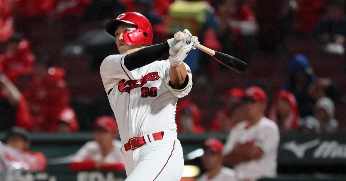 「漠然と打っていた今までとは違う」プロ8年目に開花した昨季、カープ中村奨成が掴んだ“理想の打撃”の構築方法とは - プロ野球 - Number Web