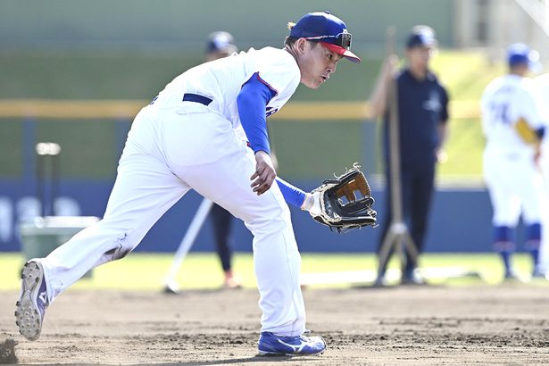 中日・石川　定位置奪取へ汗流す ＜プロ野球・沖縄キャンプ＞