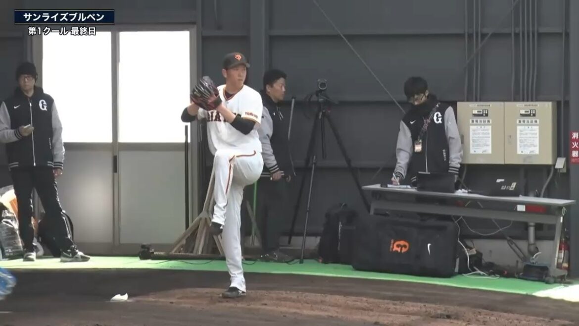 【春季キャンプ】野手が打席に立つブルペン 戸郷ら投球練習【巨人】