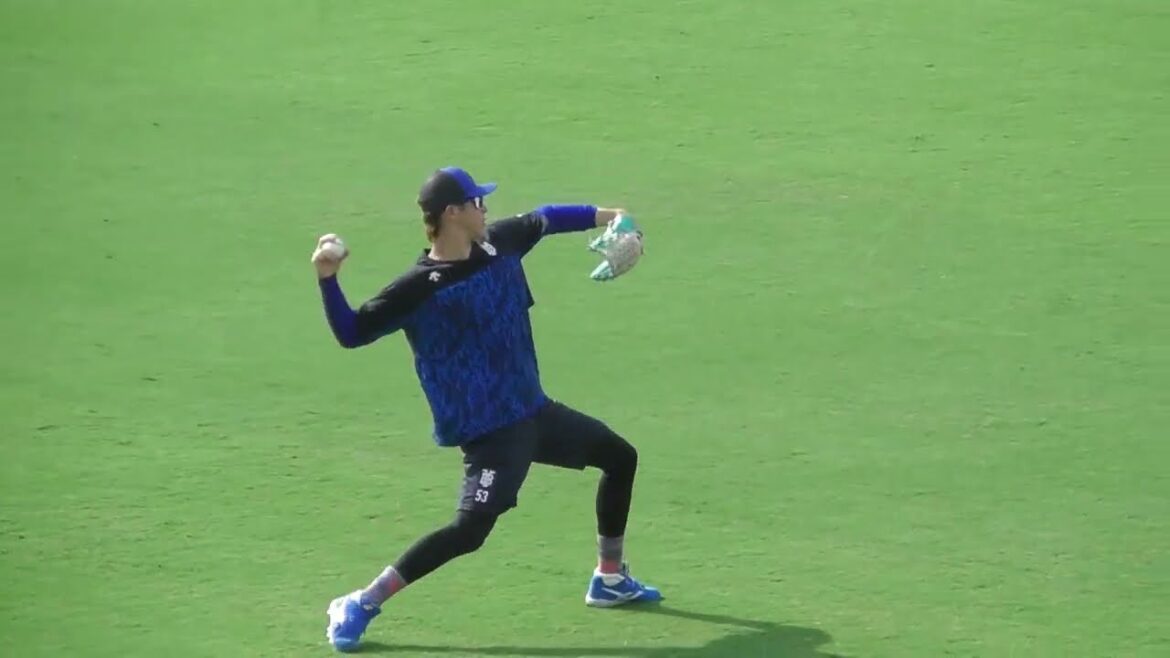 2025年9月3日 広島東洋戦・颯 (中川 颯) 投手の試合前ウォーミングアップ風景