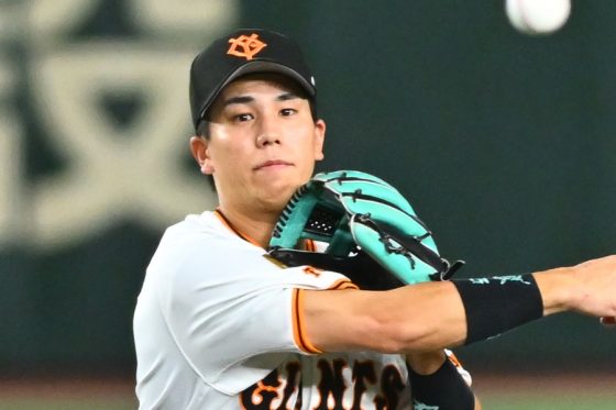 巨人25歳の「守備は別次元」 安打強奪→超速スローに歓声「安定感えぐい」 | Full-Count 巨人25歳の「守備は別次元」 安打強奪→超速スローに歓声「安定感えぐい」 | Full-Count