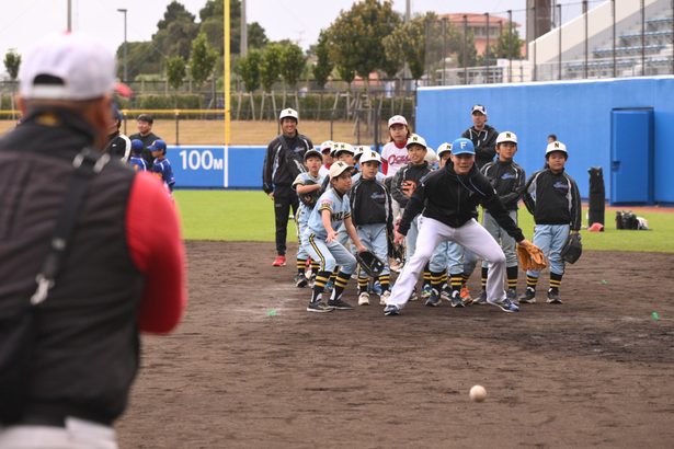 清宮選手ら小学生指導　名護、日ハムが野球教室