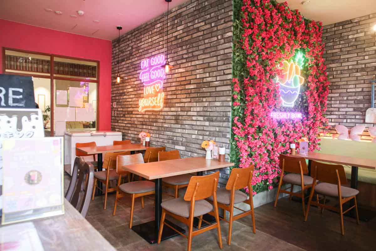 罪悪感ゼロのヘルシーチャージ！「Freshly Bowl」のアサイーボウル＆グリークヨーグルトを毎日の習慣にしちゃおう（那覇市）