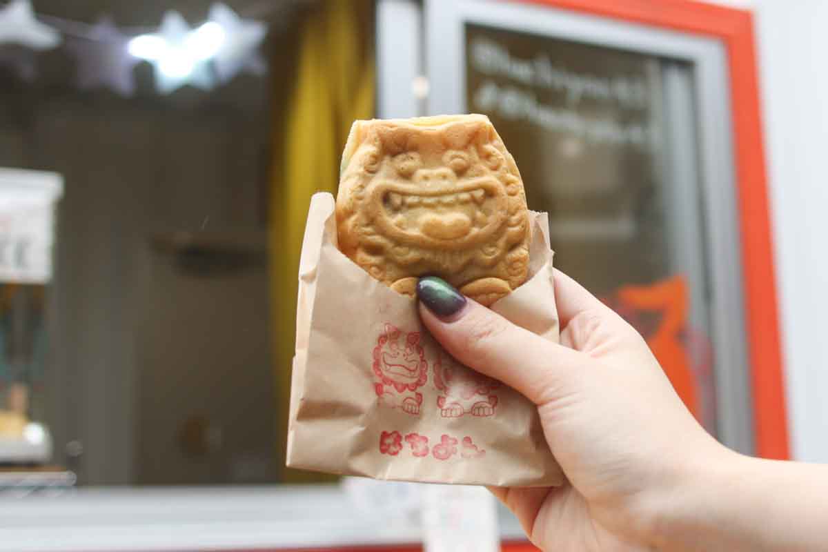 国際通りの食べ歩きグルメの新定番！もちもち生地のシーサー焼きがスイーツ系からおかず系まで揃う「はちよん」（那覇市）