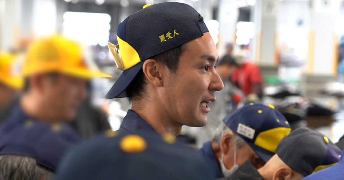 楽天ドラ1投手・森雄大→28歳で戦力外。早朝2:50起き、魚市場で“マグロ競り”する現在 | スタジオパーソル 楽天ドラ1投手・森雄大→28歳で戦力外。早朝2:50起き、魚市場で“マグロ競り”する現在 | スタジオパーソル