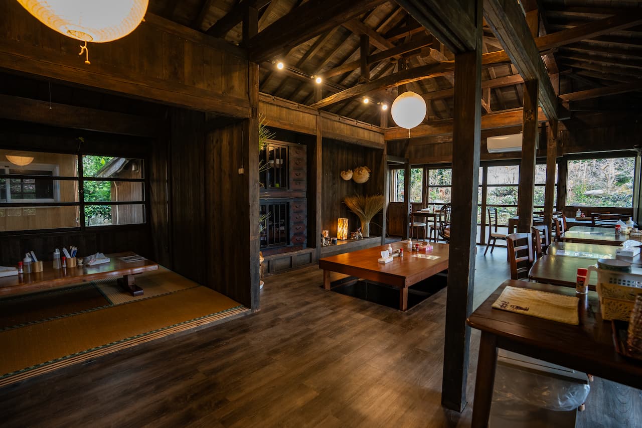 あぐー豚の旨味をじっくり煮出したスープが絶品！古民家沖縄そば屋「すばすば」（名護市）