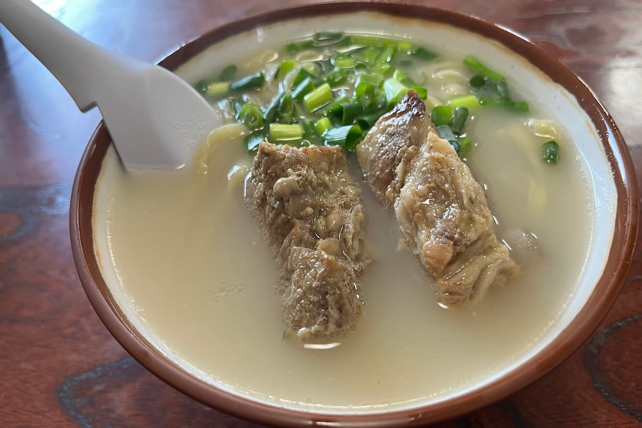 定番から変わり種まで楽しめる！地元に愛される沖縄そばの名店「てだこそば」（浦添市）