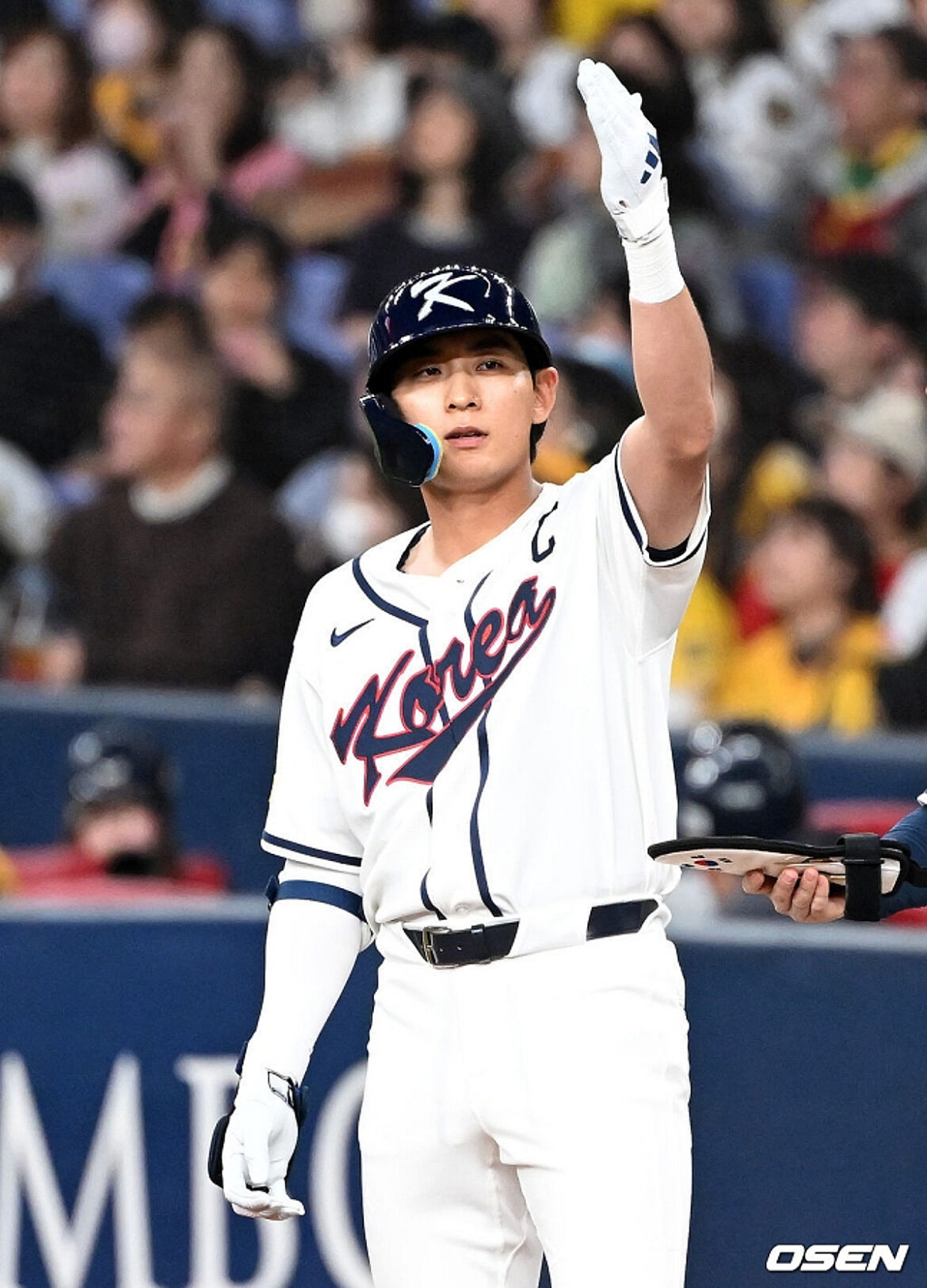 日本は「韓国のイチロー」警報、イ・ジョンフに「レベルが本当に高く、見習うべき点が多い」と感嘆 | STARNEWS Starnews