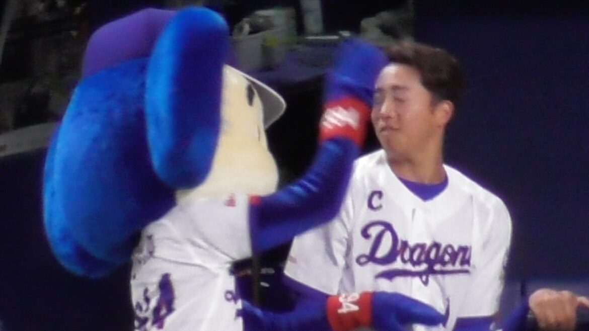 岡林勇希とドアラ　相変わらず激しく攻撃的に仲が良い2人  中日ドラゴンズVS東京ヤクルトスワローズ　2026/03/11